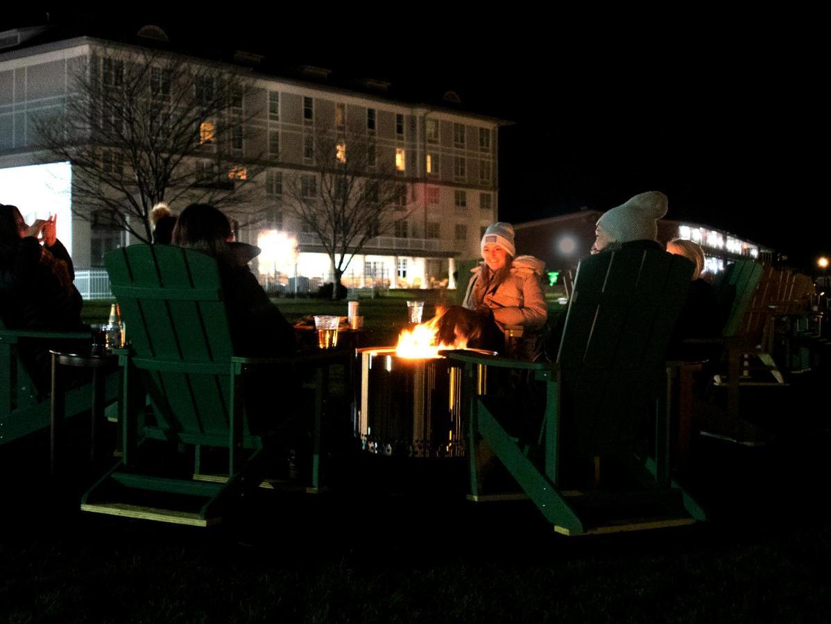 Fort William Henry Hotel Лейк Джордж Екстериор снимка